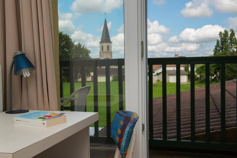Logis Auberge Du Relais - Hotel & Restaurant Berenx Ngoại thất bức ảnh