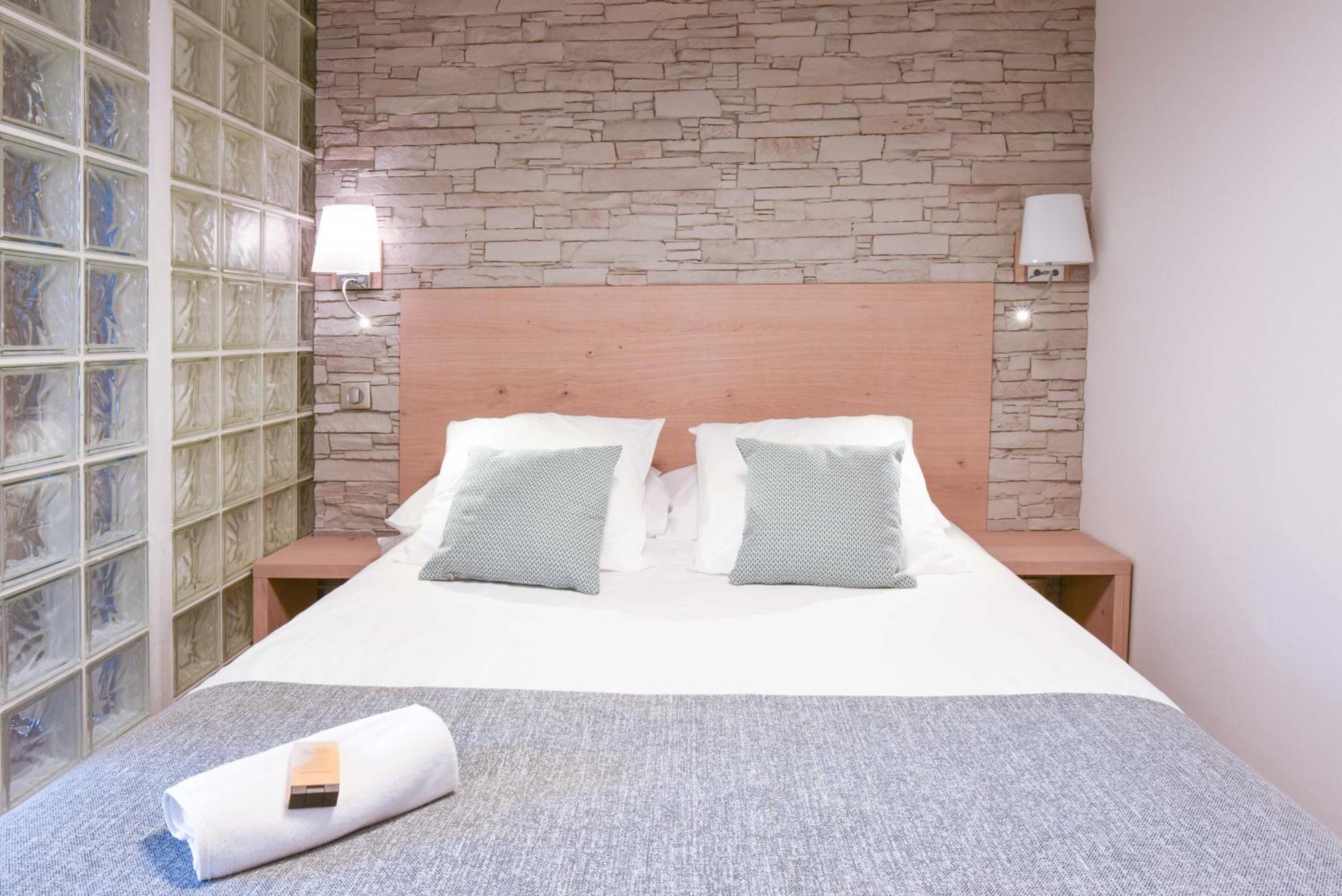 Logis Auberge Du Relais - Hotel & Restaurant Berenx Ngoại thất bức ảnh