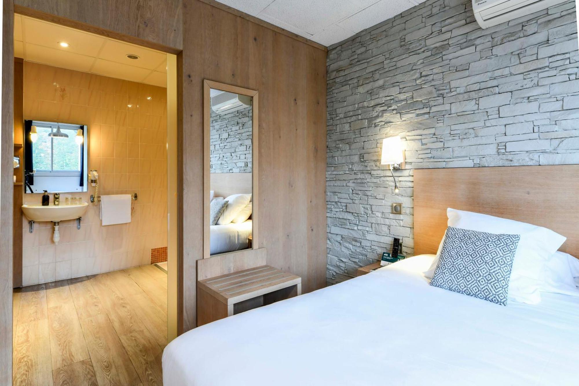 Logis Auberge Du Relais - Hotel & Restaurant Berenx Ngoại thất bức ảnh