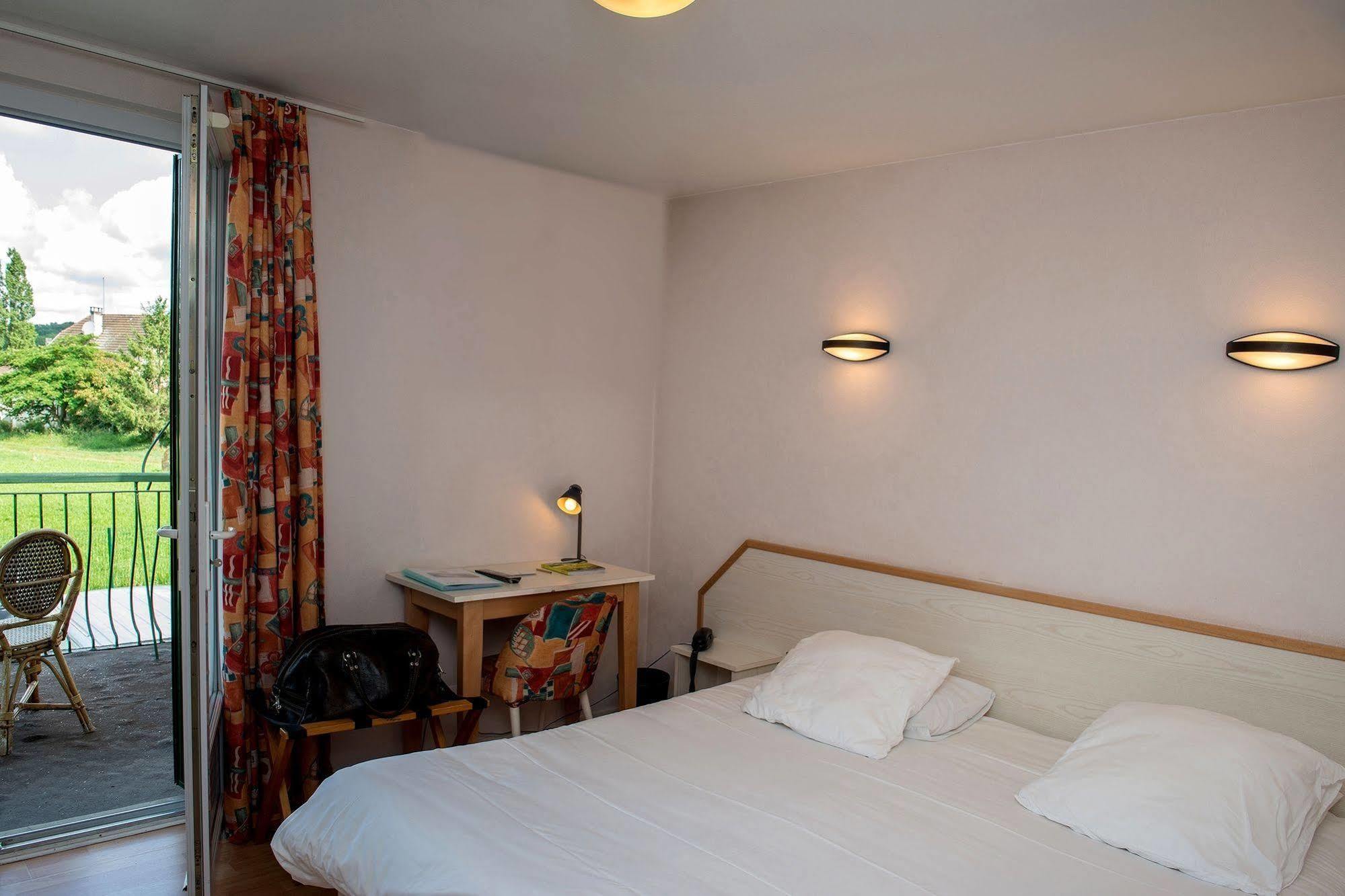 Logis Auberge Du Relais - Hotel & Restaurant Berenx Ngoại thất bức ảnh